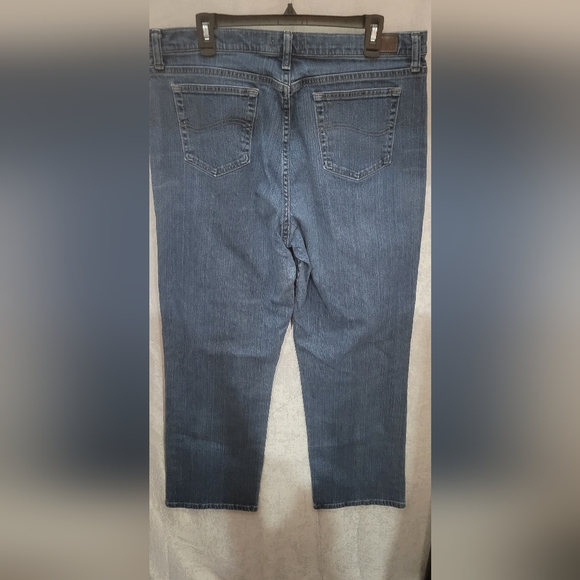 Lee Relaxed Straight leg at the waist jeans - Picture 2 of 4